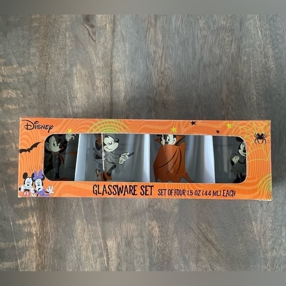 DISNEY Mickey and Minnie Halloween 4 pcs Shot Glass - Picture 2 of 4